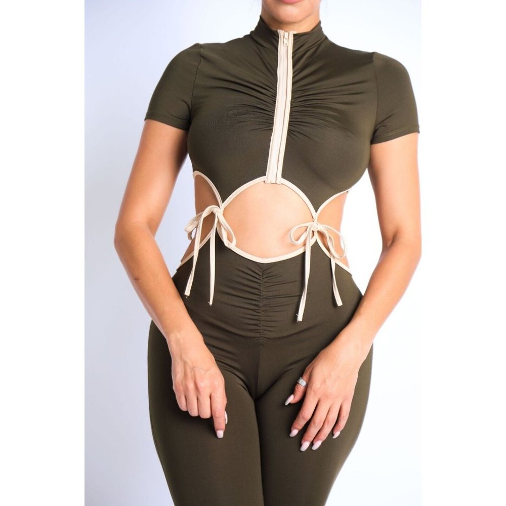 Women's Short Sleeves Zipper Front Tie Detailed Jumpsuit medium